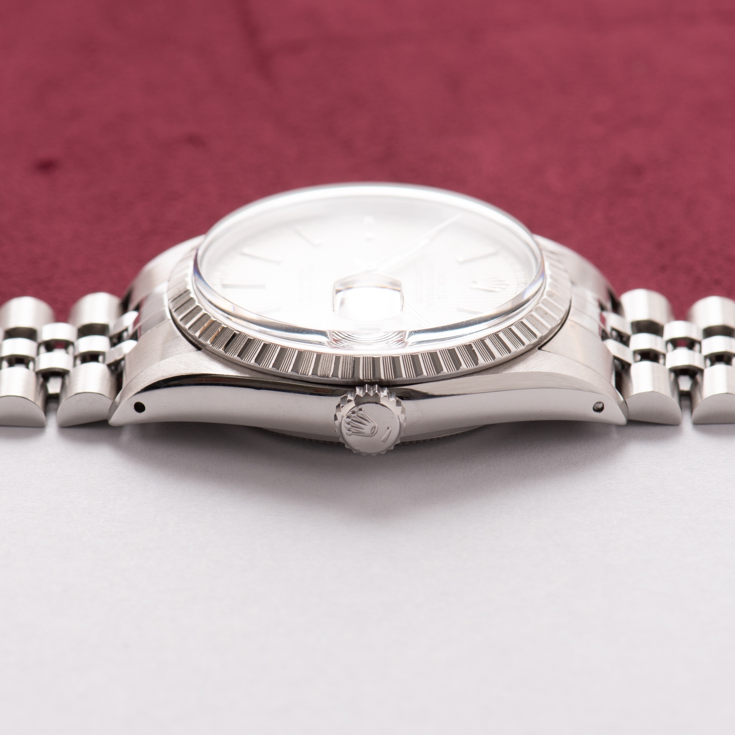 Zicht op Rolex Oyster Perpetual Datejust — zilveren tapisseriewijzerplaat — Ref. 16030 — 1988